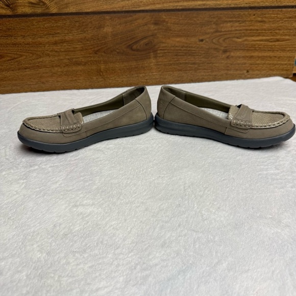 Cloudsteppers by Clark’s  Casual Loafers in Sage size 6 NWOB - Picture 2 of 8